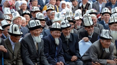 Қырғызстан депутаттары ақ қалпаққа ұлттық статус беруді ұсынды