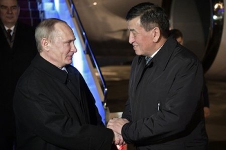 Путин Қырғызстанның қарызын кешірді
